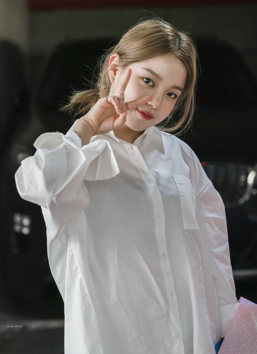 studio_Rothy's tweet photo. 210506 로시 

@Rothy_official

#로시 #rothy https://t.co/u05zRi4zCn