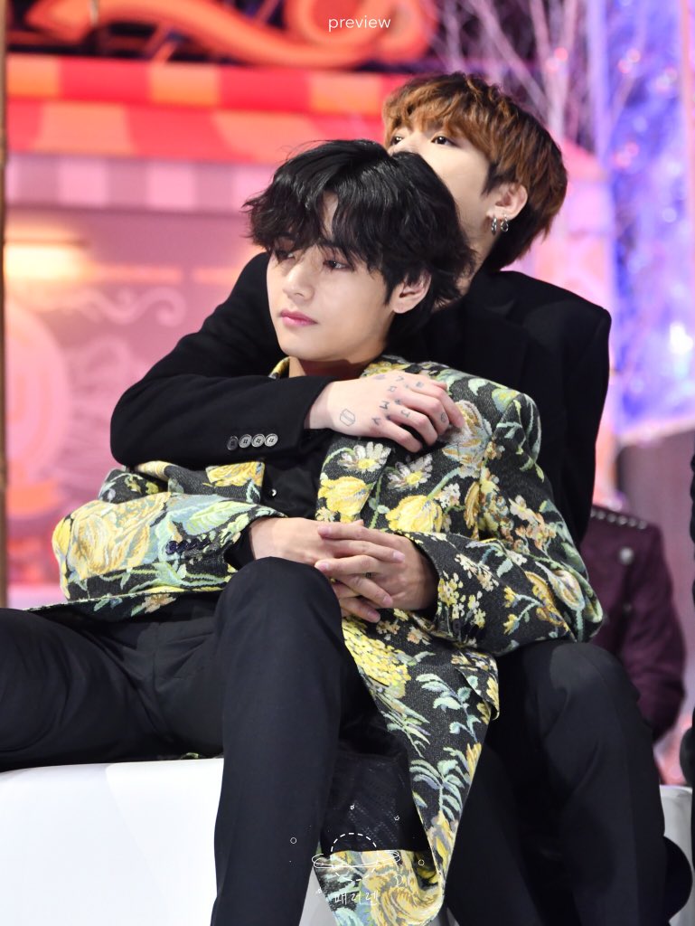 taekook pictures no crop; a thread