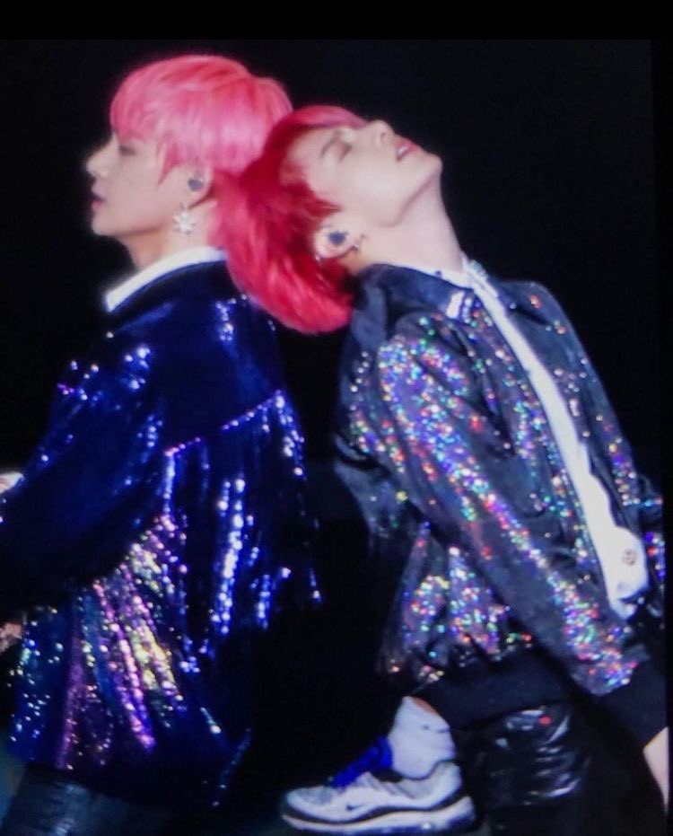 taekook pictures no crop; a thread