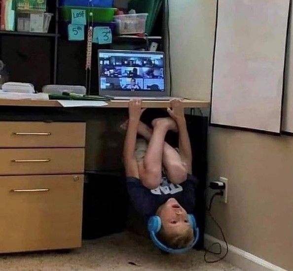 Yo: No entiendo nada de esta materia
Yo durante la clase: