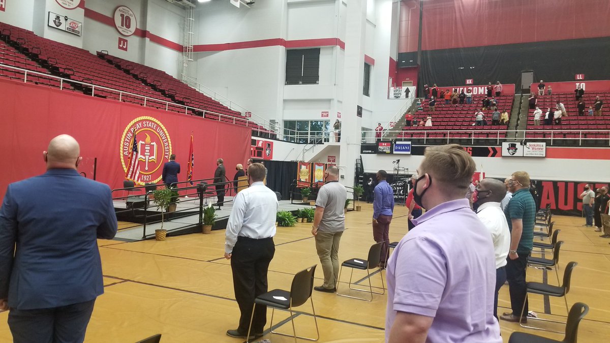 jasmin0224's tweet photo. Congratulations to all our military affiliated students graduating this semester! It was an honor to serve you and we look forward to hearing about all the great things you going to accomplish in the near future. @apsumsc #APSU #peaypix #LetsgoPeay #BeaGov #GovsLead #apsumsc https://t.co/6hUOdx1LZg