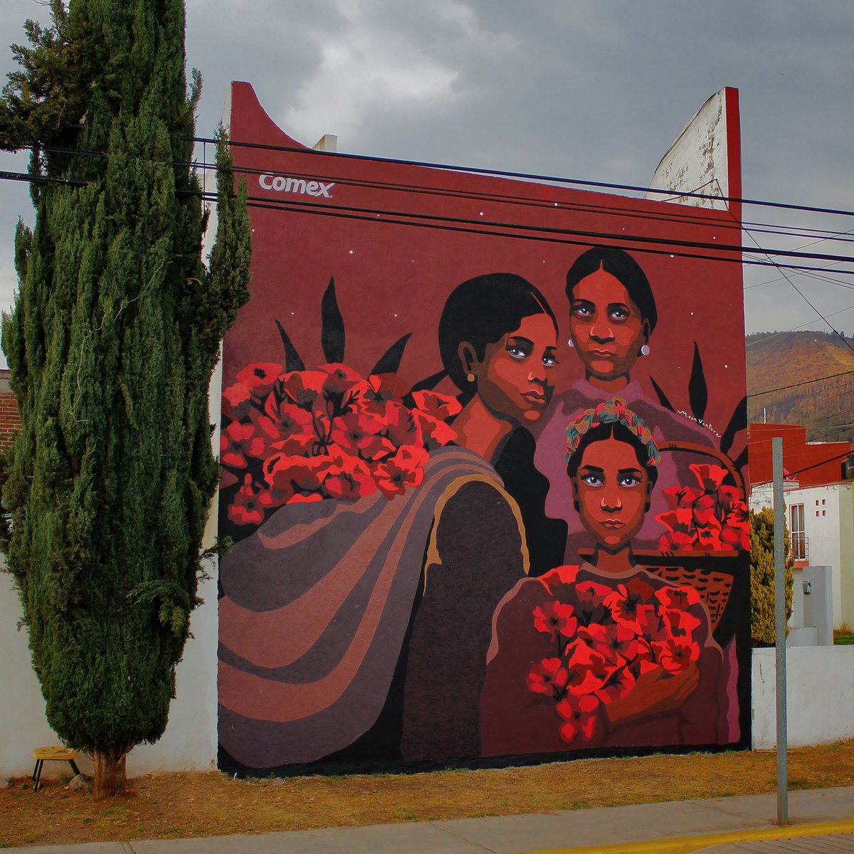 monttventura's tweet photo. Les comparto mi último mural realizado durante el tercer festival al que he asistido 💗✨ representando La Herencia, tres generaciones distintas, mujeres que transmiten poder, el arte y la técnica de cultivar flores y la magia que envuelve la cultura Mazahua🌷. https://t.co/Ctp9wEKnL5