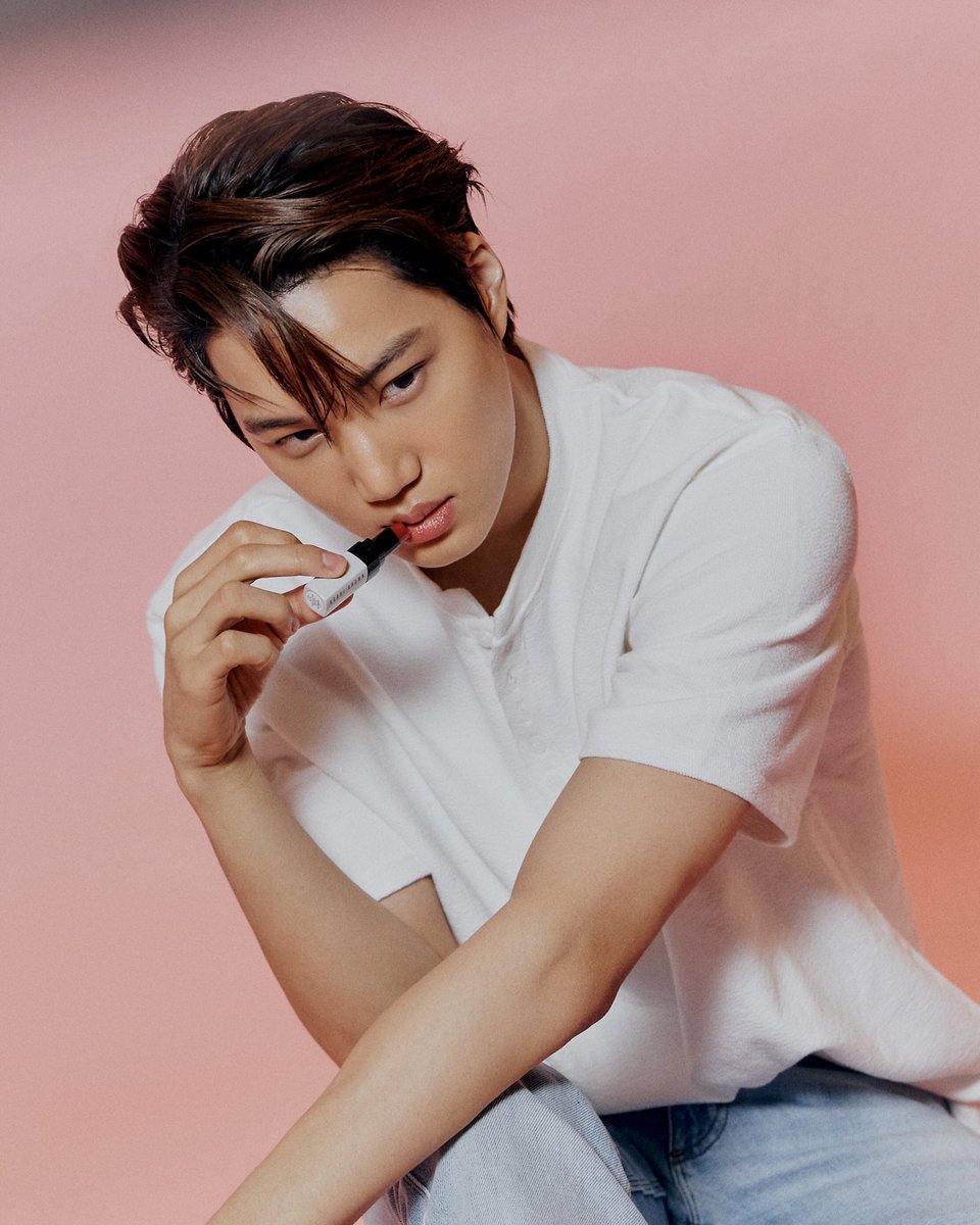 kaiarchived's tweet photo. [IG] 210507 bobbibrownkorea update with Kai 

“Kai's favorite lip balm 🐻
Get long-lasting moisturized and glossy lips with the #ExtraLipTint ! 
📍Kai's color in the photoshoot: #BareRaspberry”
🔗: https://t.co/eSY768N7LY

#KAI #카이 #カイ #金钟仁 
#엑소카이 @weareoneEXO https://t.co/sm5x3UL4p8