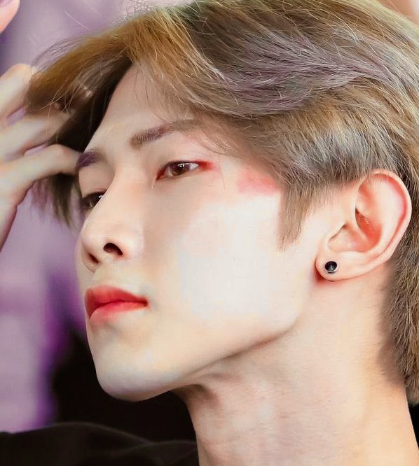 every possible photo i can find of yeosang’s birthmark: a thread