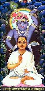 thread on life of shri  #vallabhacharya on his Jayanthi. Parents name were Lakshman bhat and ilamangaru. They performed 95 soma yagyas & completed remaining 5 in kashi. To uplift humans krishna sent his close friend to born to them. As result of 100 soma yagyas he was born