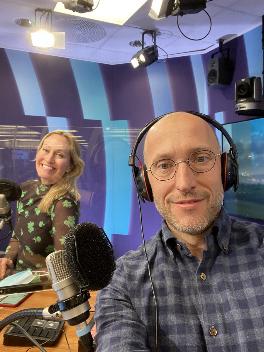 Ida går over fra radio på TV til ordentlig TV… Så da får hun selvfølgelig velge favorittplassen i Nyhetsmorgen-studio i dag.