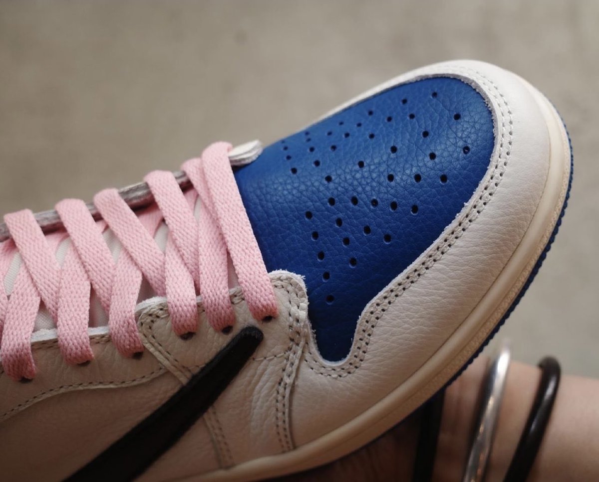 travis scott fragment pink laces