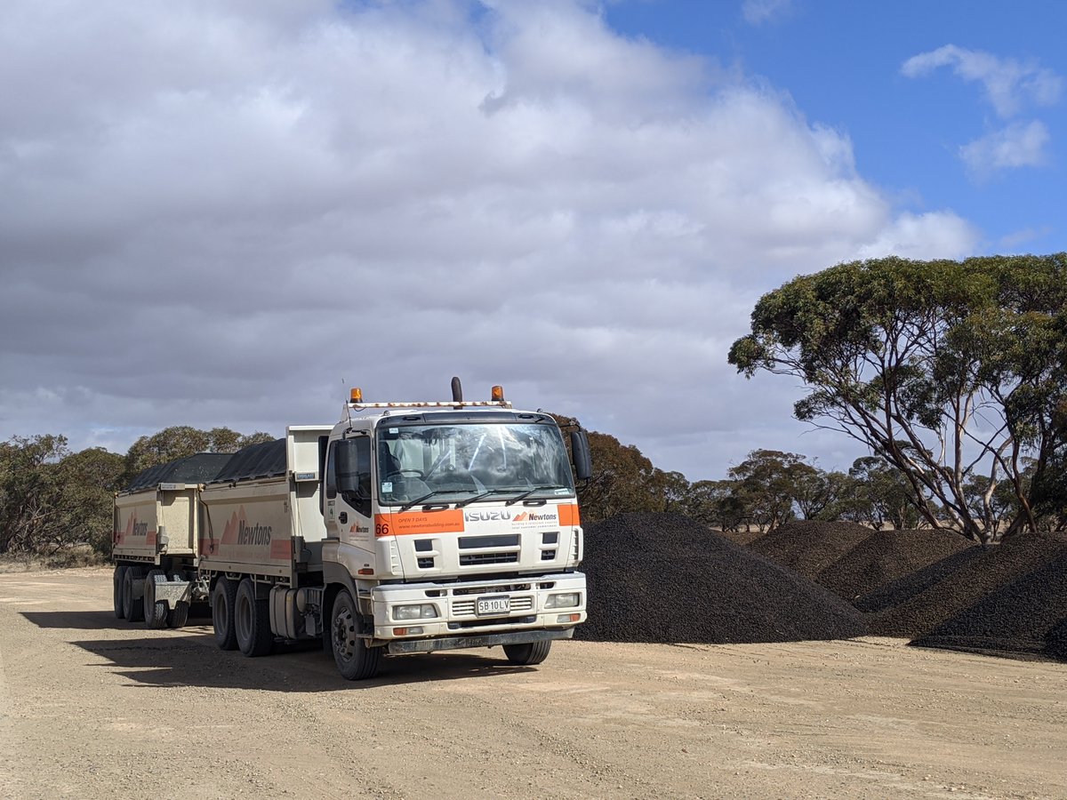 NewtonsBLS's tweet image. At Newton's Building and Landscape Supplies, we really do deliver anywhere!

Here's a few pictures of a job we've been working on 250km away at Pinnaroo!

📸 Snapped a photo of our delivery trucks on the road? We'd love for you to share them, and where you took it!

#NewtonsBLS