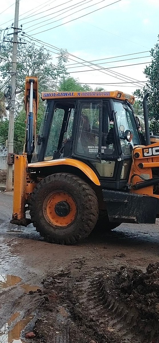 momaya_divyang's tweet image. This work is pending from last 3months This work of laying of  Under ground drainage pipes was started by Hdmc few months back. But it was left midway for reasons best known to them &amp;amp; today situation is like hell Even they have not filled up the trench &amp;amp;it is a diaster waiting