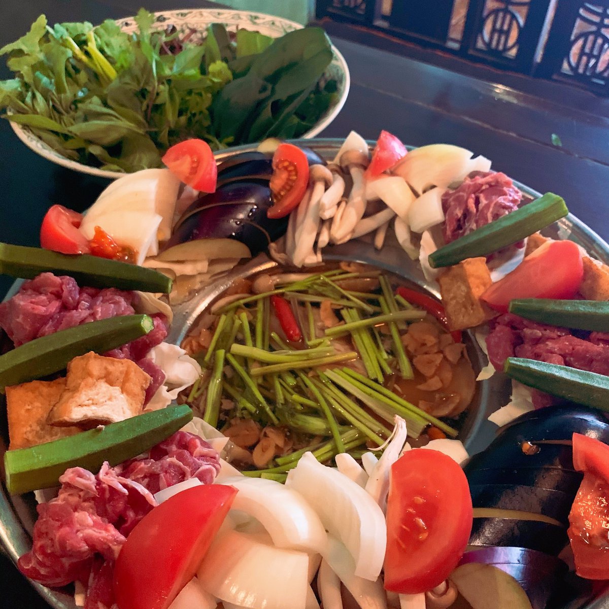 ベトナム料理フォーンヴィェット 今日はランチ予約頂きました ベトナム牛薬膳鍋とオカズのコース 6種のベトナム野菜とハーブ ランチは予約頂ければ2名様よりお開け致します コースのみ対応になります ベトナムハーブ ベトナム野菜 ベトナム薬 ベトナム料理フォーンヴィェット 今日はランチ予約頂きました ベトナム牛薬膳鍋とオカズのコース 6種のベトナム野菜とハーブ ランチは予約頂ければ2名様よりお開け致します コースのみ対応になります ベトナムハーブ ベトナム野菜 ベトナム薬