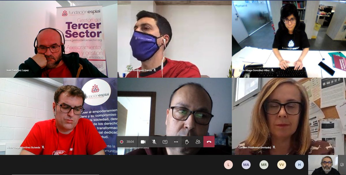 Participando no #ForoFE21 no debate sobre as persoas maiores e fenda dixital