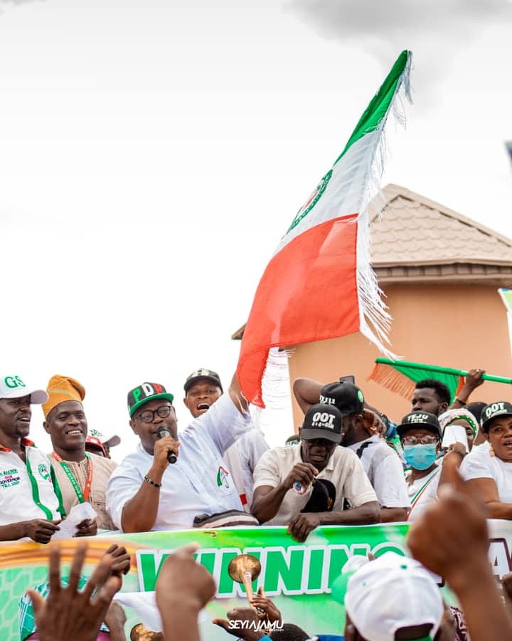 Tim51177377's tweet photo. Oyo LG Poll:

The moving train.

Vote Hon. Oyeniyi Oyedokun Timothy - OOT 

For: Ogbomoso South Local Government Chairman.

Victory is certain when the people decide.

@PDPOyoState @officialKolaO @OfficialPDPNig @Oyoaffairs

PDP!!! Power to the people! https://t.co/4yN56Jd8cb