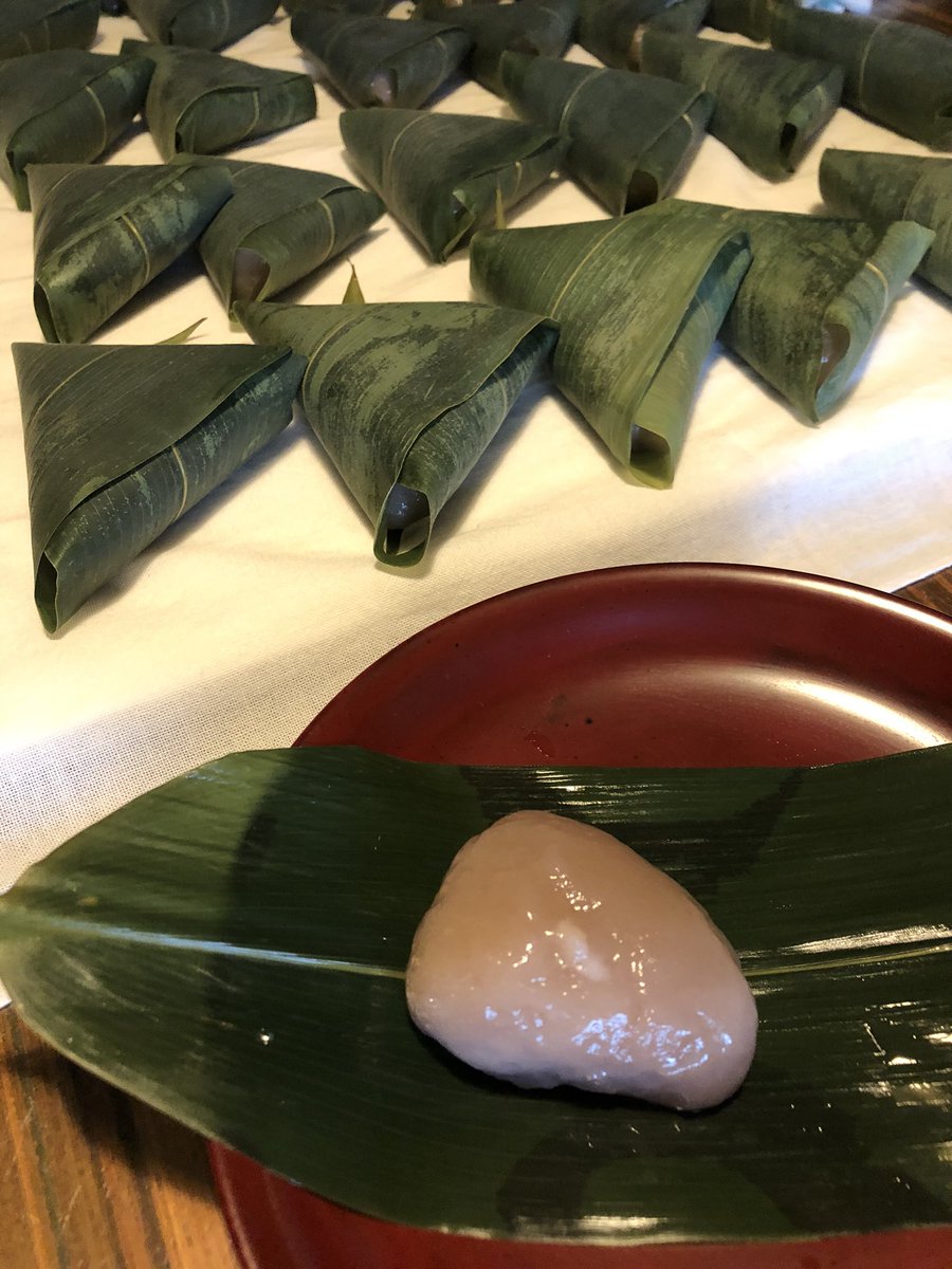福島ゆみこ على تويتر 郷土菓子 青森 笹餅 いやはや コレ難しい
