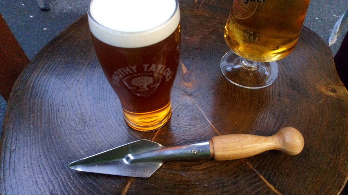 The importance of the #LocalPub My favourite trowel handle broke.  I took it to the pub. I went back yesterday and 1 of the regulars has made it a brand new handle on his laith. It's better than new! Thanks Dibbs! #PubsMatter @ChemicTavern ♥️ @CAMRA_Official #PostVotingPint