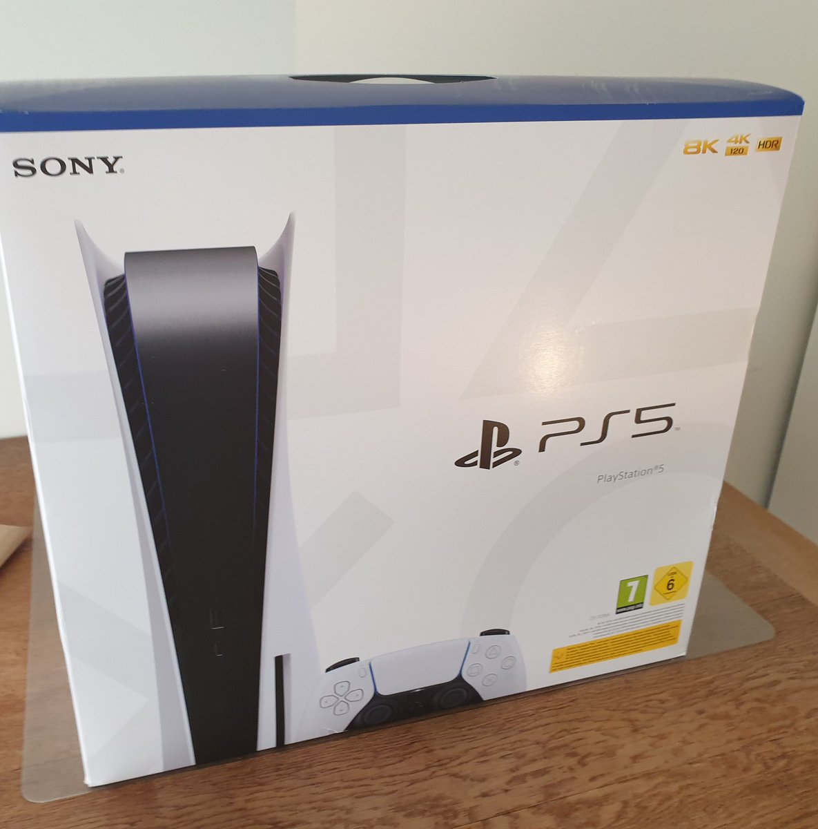 joshuarueth's tweet photo. Danke @PSLetsPlayDE 
Endlich angekommen! https://t.co/kCc9BelaWf