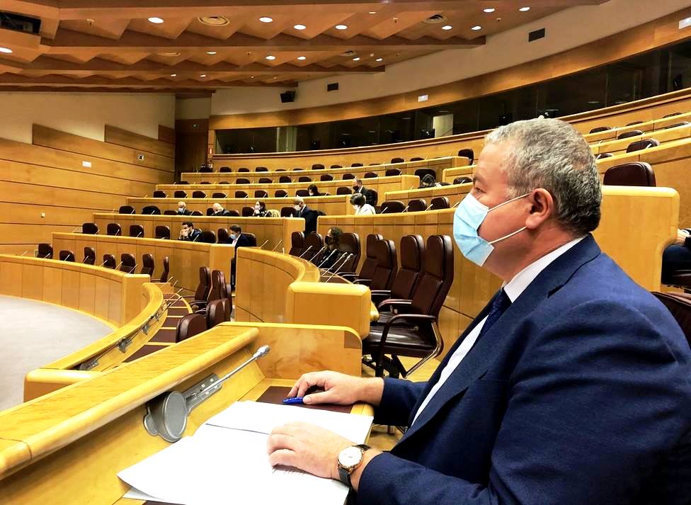 JoseContado's tweet photo. Hachazo del Gobierno a las clases medias y al transporte.
@bernabepaco Recuerda que la imposición de peajes puede suponer un coste de 700 euros al año para un particular y 15.000 para los vehículos pesados
https://t.co/Drrdrccenm https://t.co/f7ZfDCX97C