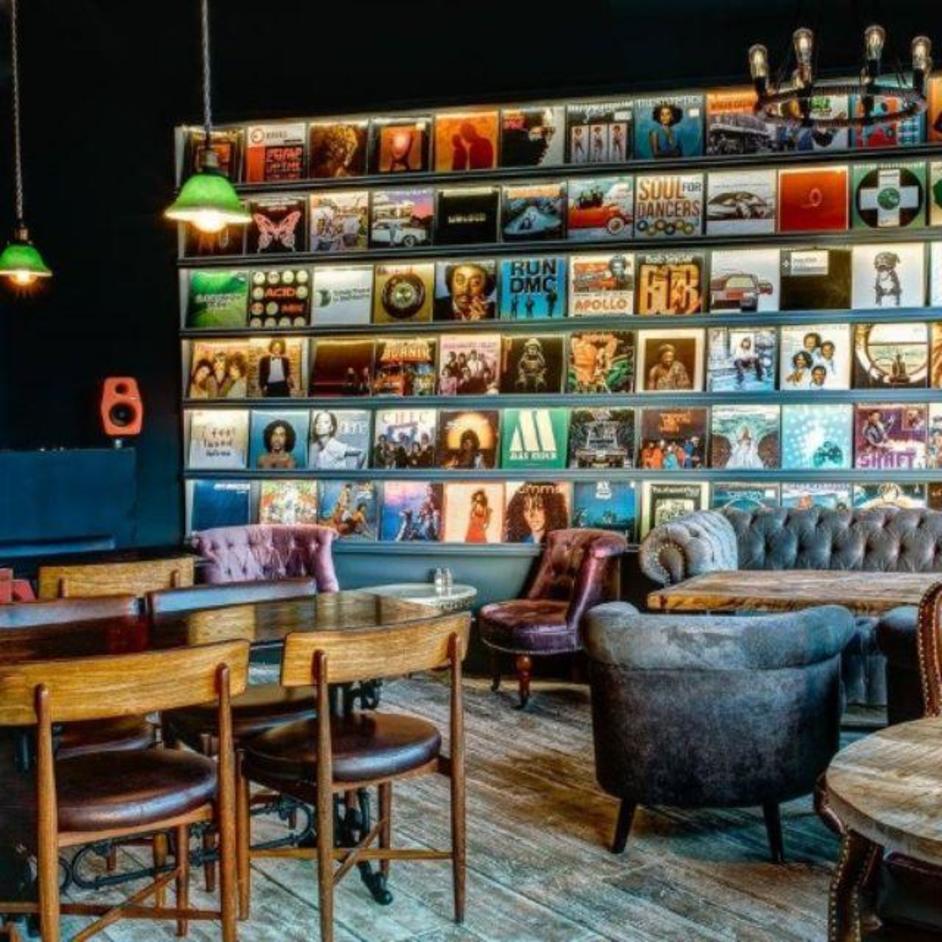 MPSKensalGreen's tweet image. Good morning Kensal Green!!
Officers from your local team will be holding Community Contact Point. Today FRIDAY 07th MAY 2021 at 1400 hours. Location o/s @rubio_london 43 Park Parade NW104DJ Come and speak to us about any police matters you may have.