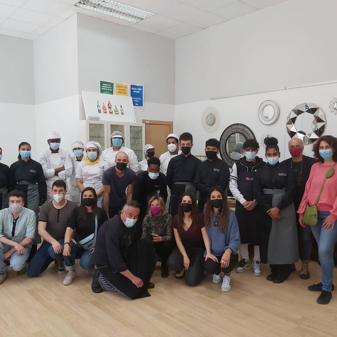 @artenuevo__ ha estado estos días en la UFIL haciendo TEATRO, para nuestro alumnado. Nos ha encantado a mayores y a jóvenes. Son innovación, creación, ilusión, vocación, talento y muchísimas cosas más. Gracias por acercarnos el teatro y por emocionarnos!#cntc