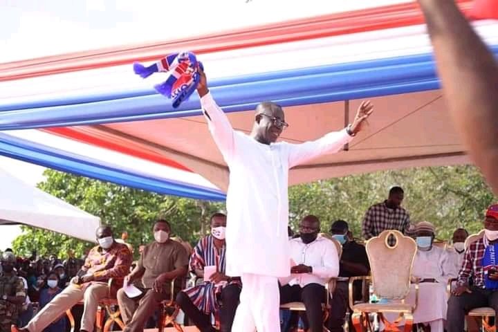 themakosam's tweet photo. William Owuraku Audio, MP for Afigya Kwabre South, Dep. Minister for Energy. You promised us better roads and reiterated it would be completed before elections. See how it's going.... Yabre
#NameAndShame #FixingTheCountryGhana https://t.co/Rrwz4If3x5