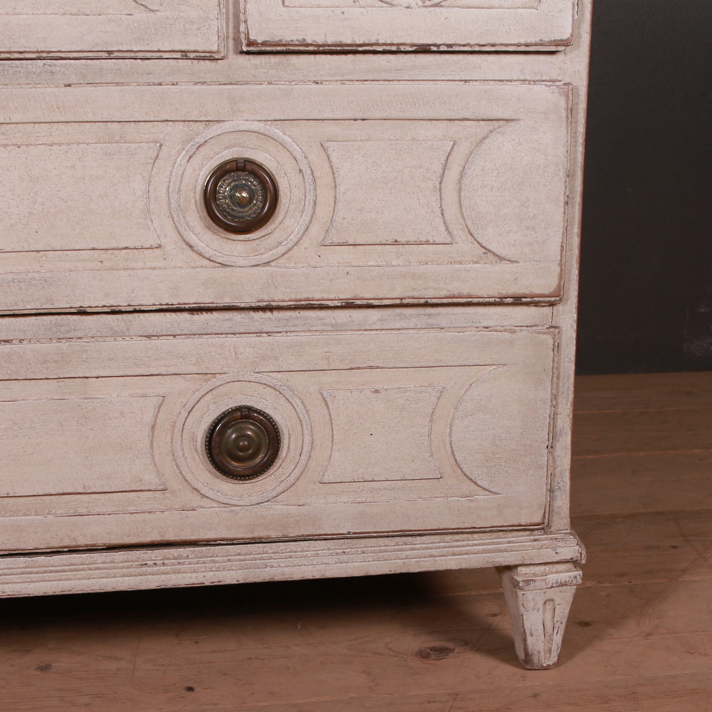 ArcadiaAntiques's tweet photo. 18th Century Italian painted five drawer commode.  
Price: £3,450
https://t.co/41v6vbiVHS

#fivedrawercommodes #ItalianCommodes #paintedcommodes https://t.co/aqXskBeL3g