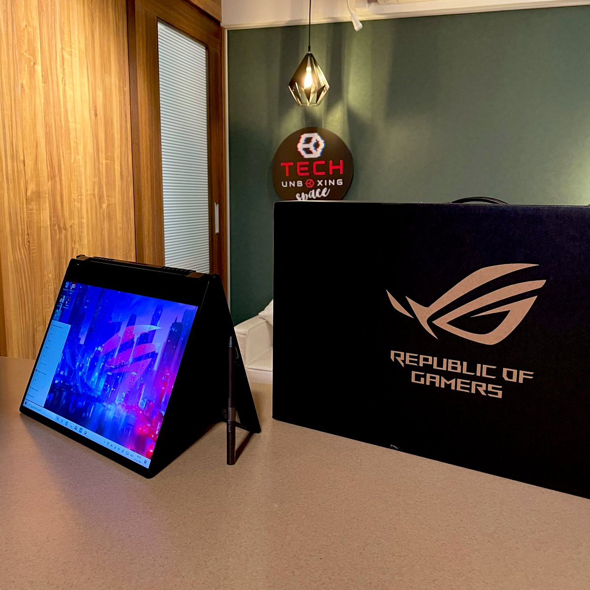 TechUnboxing5's tweet image. ROG Flow X13 🔥
ROG’s first compact laptop coming soon 🤩
#ROG #ROGFlowX13 #GamingLaptop