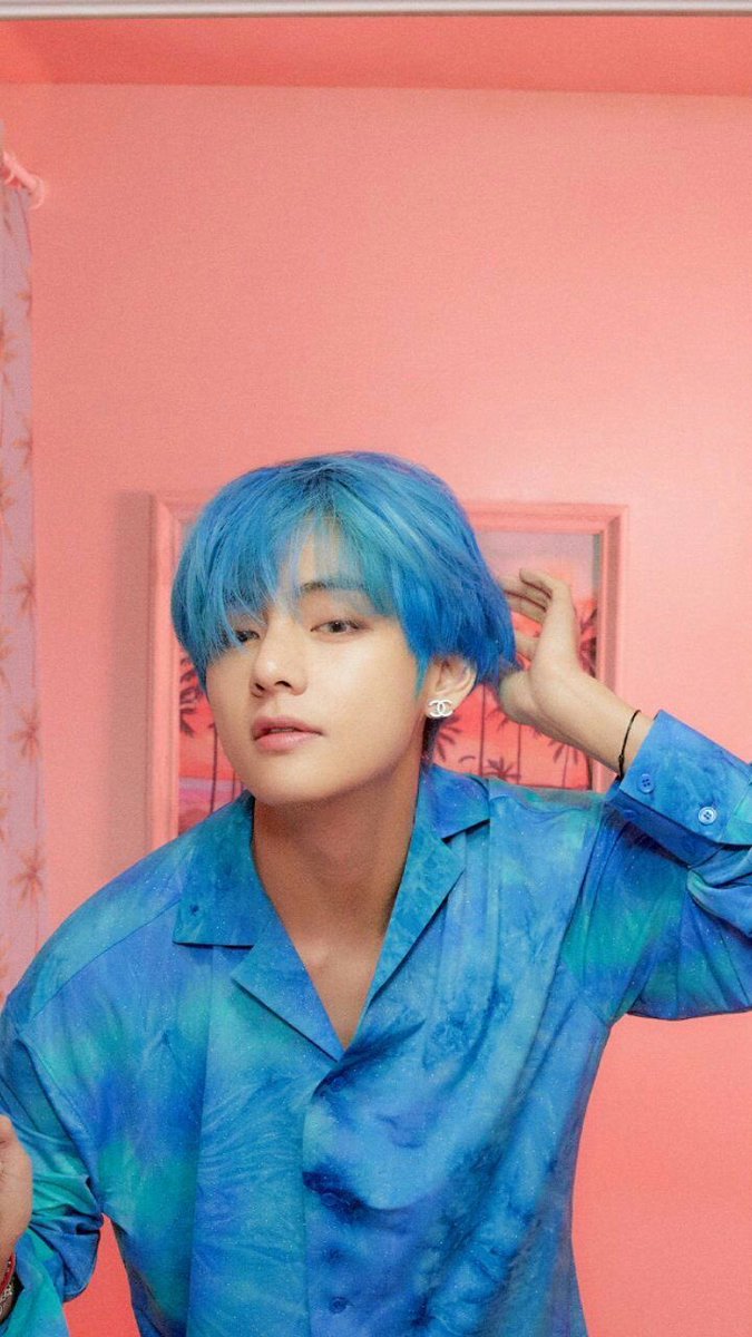 blue hair taehyung- a pretty thread