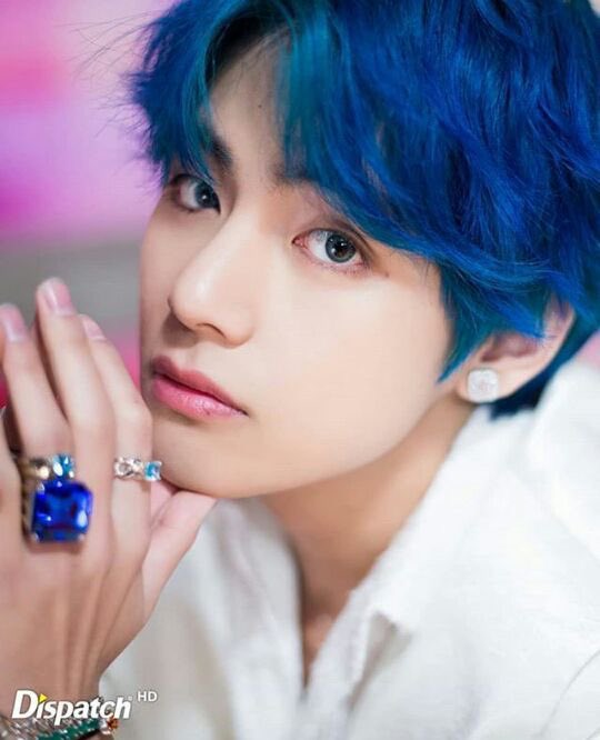 blue hair taehyung- a pretty thread