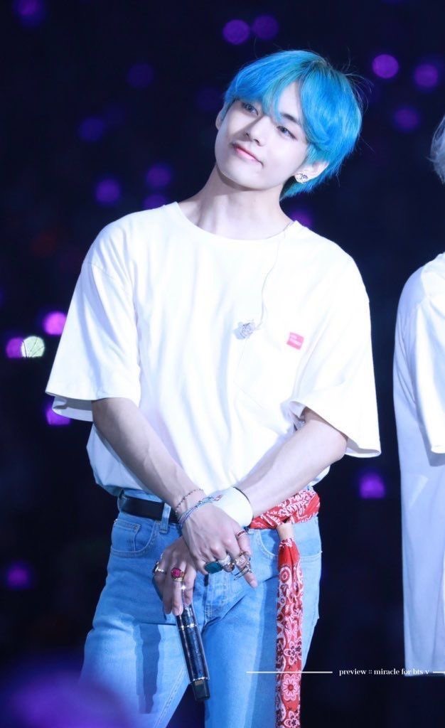 blue hair taehyung- a pretty thread