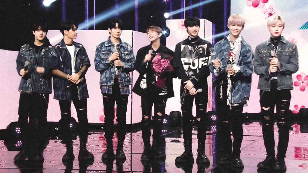 enhyfilm's tweet photo. congratulations on your 3rd win, @ENHYPEN_members ! ♡ https://t.co/624kW0empG
