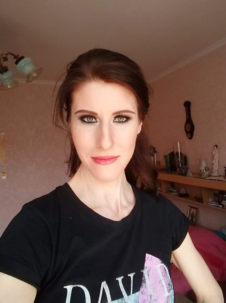 ro_666's tweet photo. Макияж-подготовка! https://t.co/SQntJo2e1t