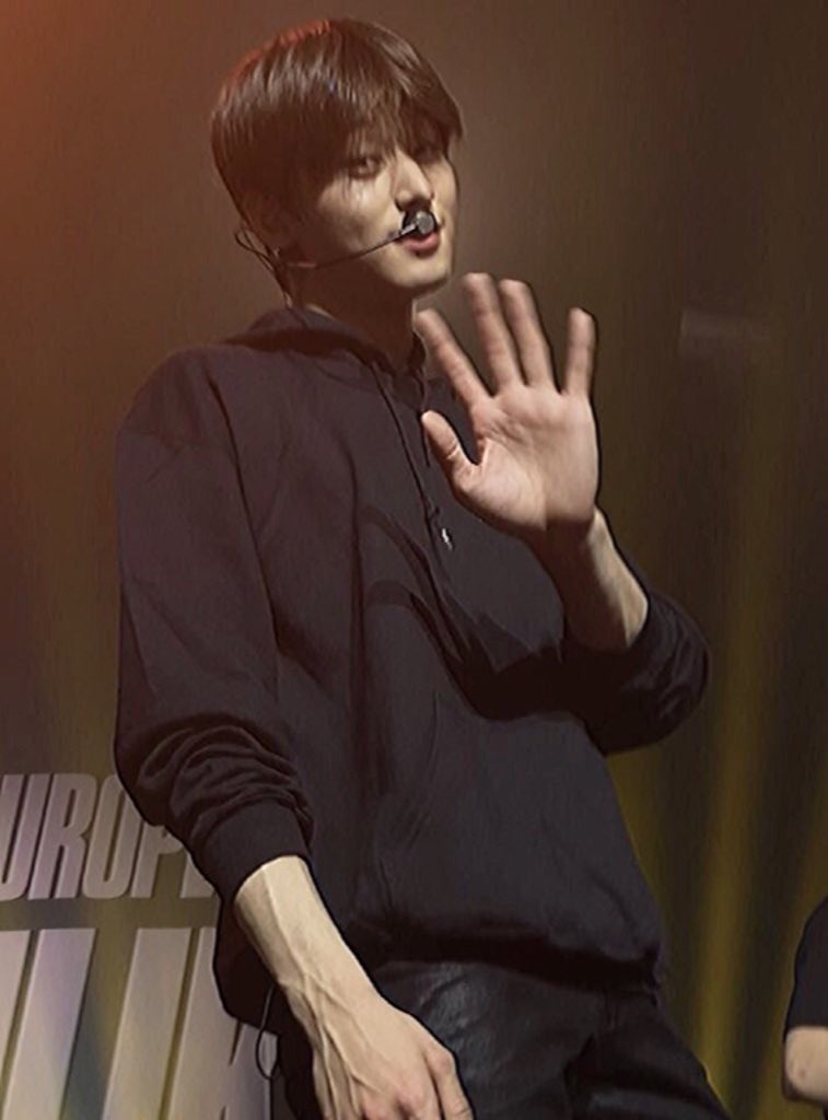 EBOYZTBZ's tweet image. no more twitter crop?
lets bring him back