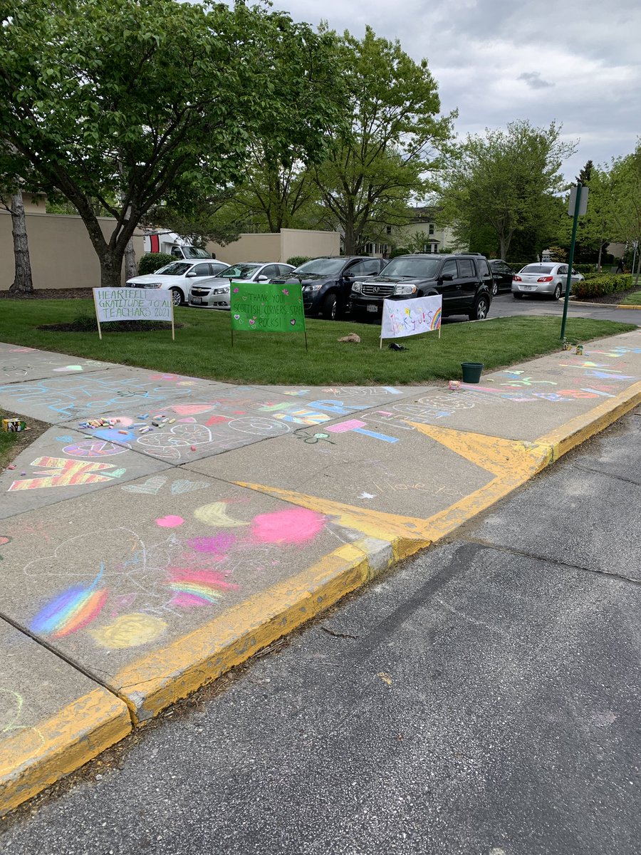 PTOSCE's tweet photo. Thank you to the students who chalked the sidewalk to show love to our awesome SCE staff! I know it rained😥 but here are some pictures of their hard work! https://t.co/jY6gegc4wG