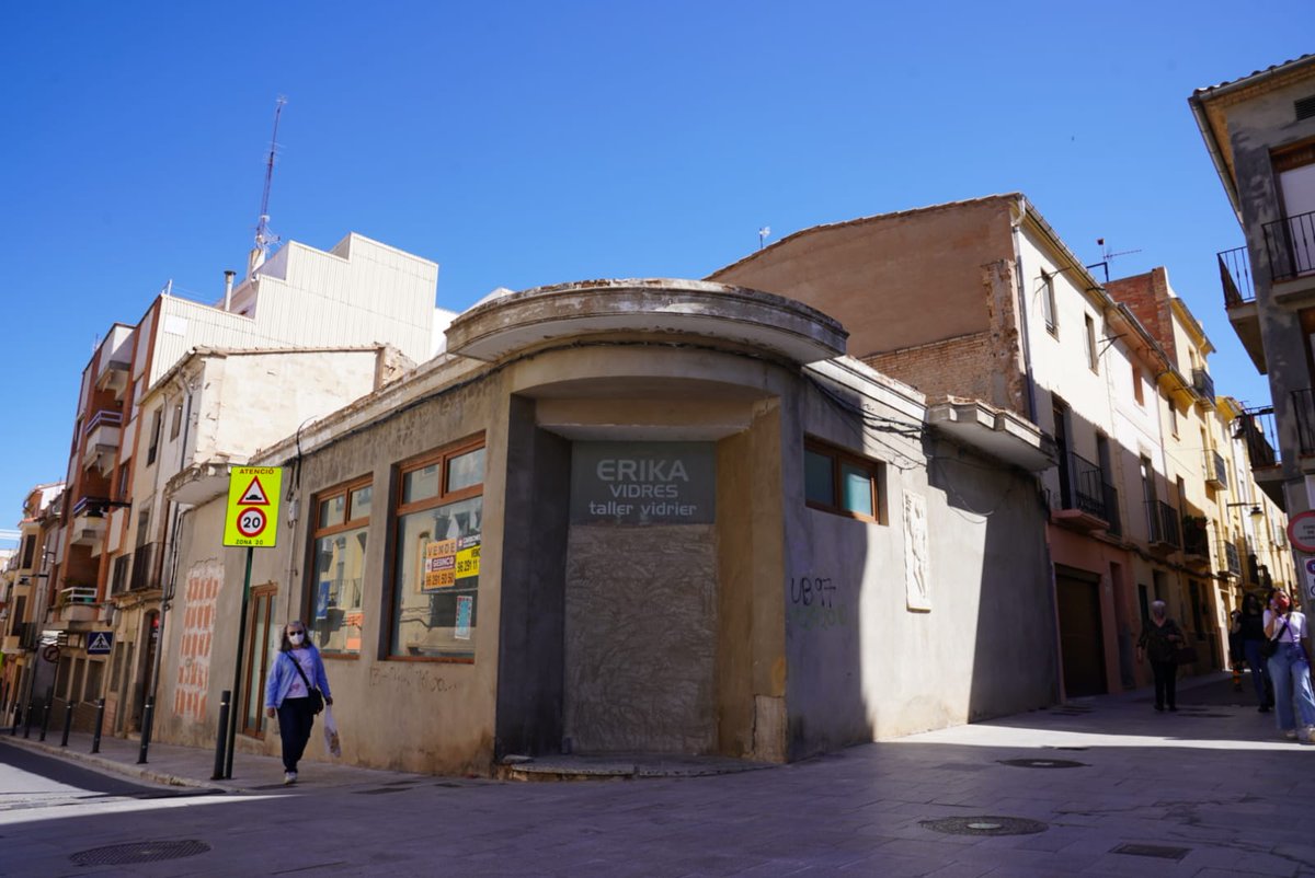 Ca_la_Mera's tweet photo. Hem trobat un espai al Poble Nou d'Ontinyent on pondre l'ou! 😀
Aquesta vesprada a les 18 h farem assemblea a l'espai per pensar-lo, vore com volem que siga i organitzar-nos per habilitar-lo i covant i compartint projectes .
#CaLaMera #TenimNovetats https://t.co/C9IsAsFiaS