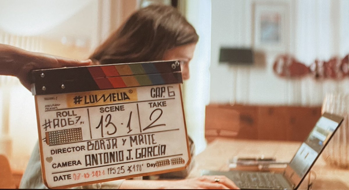 glezsantaolalla's tweet photo. Voy a subir una foto de la claqueta que nadie lo ha hecho hasta ahora. #luimeli4 https://t.co/lY9PdLTKr6