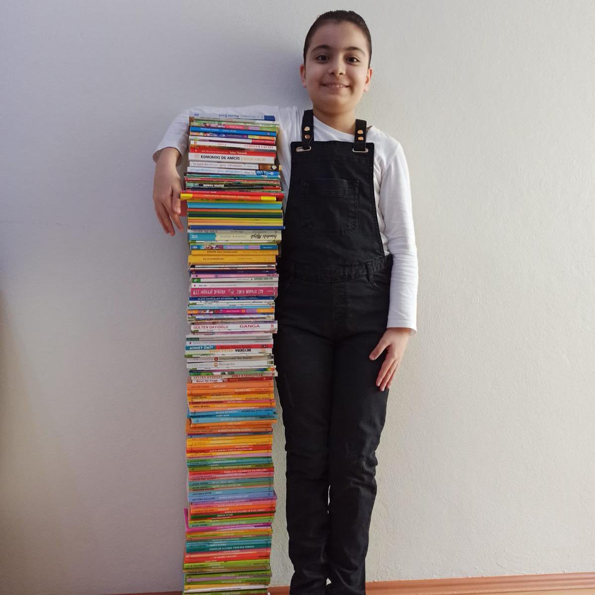 Pandeminin başladığı geçen yıl Mart ayından bugüne tam 175 kitap okuyan Düğmeciler Bilgi Evimizden 4. sınıf öğrencisi Döne Nisa Taştepe’ye kocaman bir alkış ve Maşallah 👏🏻😊