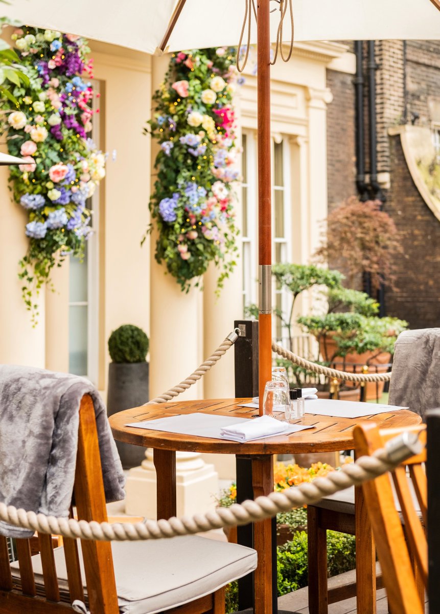 Happy Friday from The Garden 💐

We have loved seeing so many of you over the last few weeks and we are so pleased to see the return of the sunshine, even if it’s just for one day! Wishing you a wonderful weekend ✨

#rainraingoaway #alfrescodining #homehouselondon