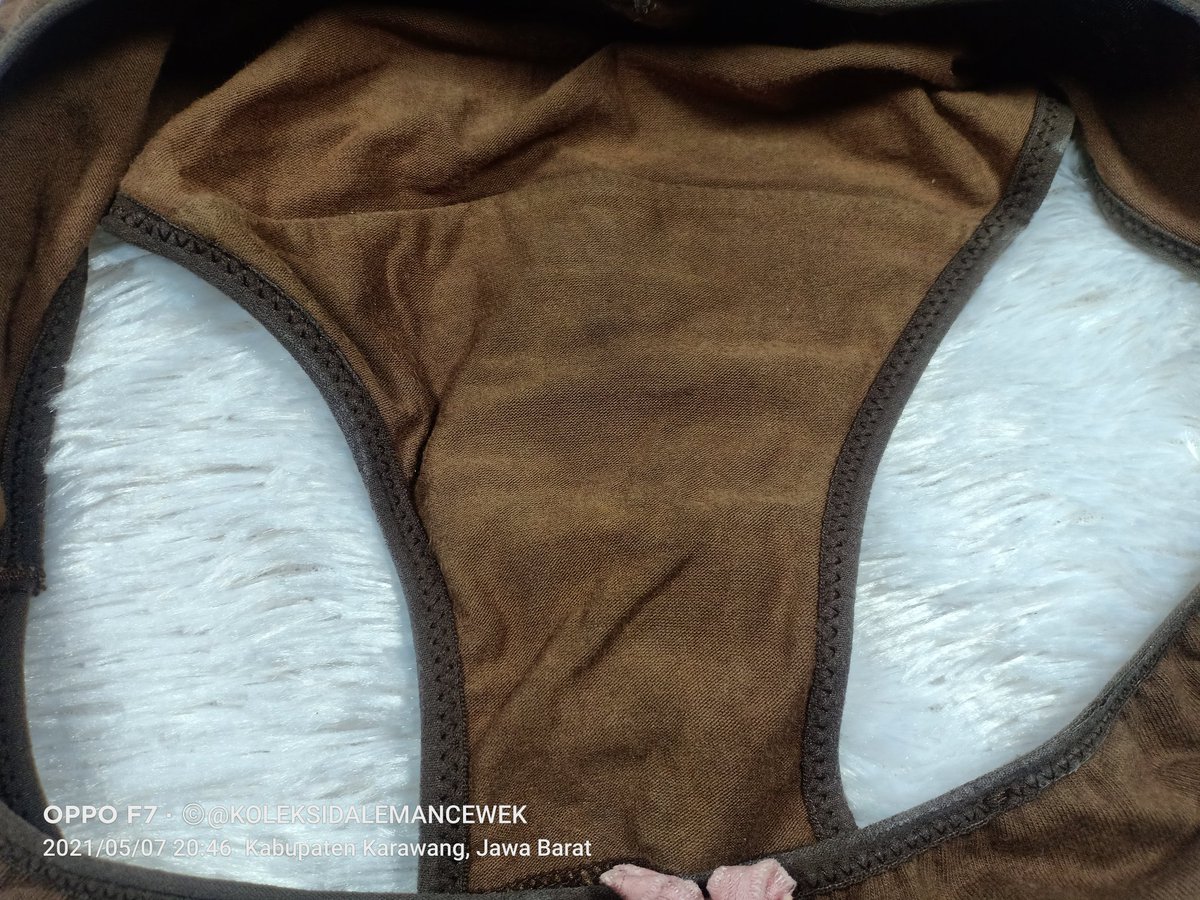 PANTY : Young Hearts
Size : M
Bekas cuci tanpa dipake idr 50k
Bekas dipake siang/malem idr 100k
Bekas dipake siang/malem &amp; foto idr 200k
Minat? Please Inbox for detail 😍😍😍