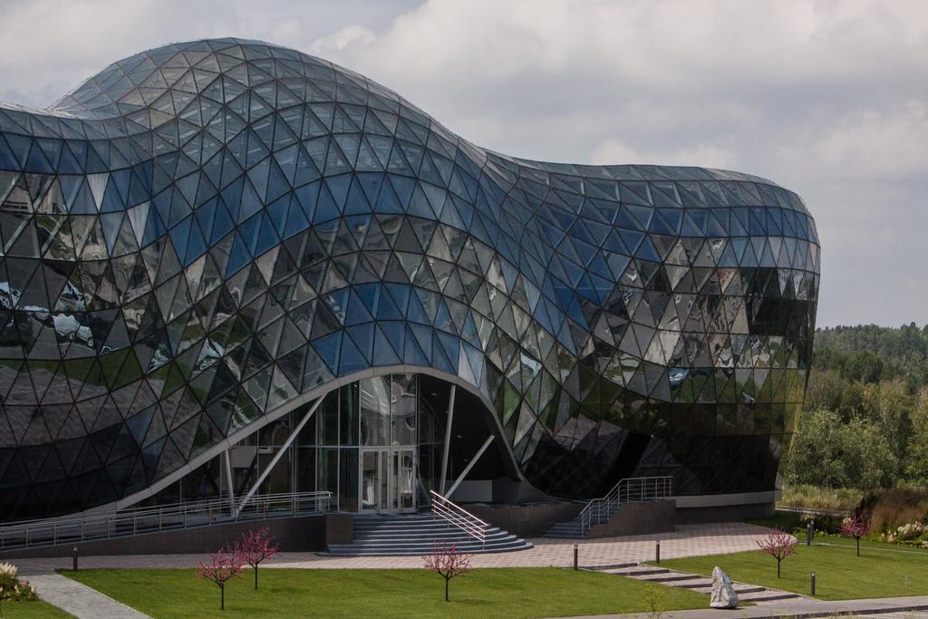 башня империя тауэр. порт антверпен заха хадид. екатеринбургский укрупненный центр ес орвд. калатрава архитектор валенсия. биотехнопарк кольцово здание.