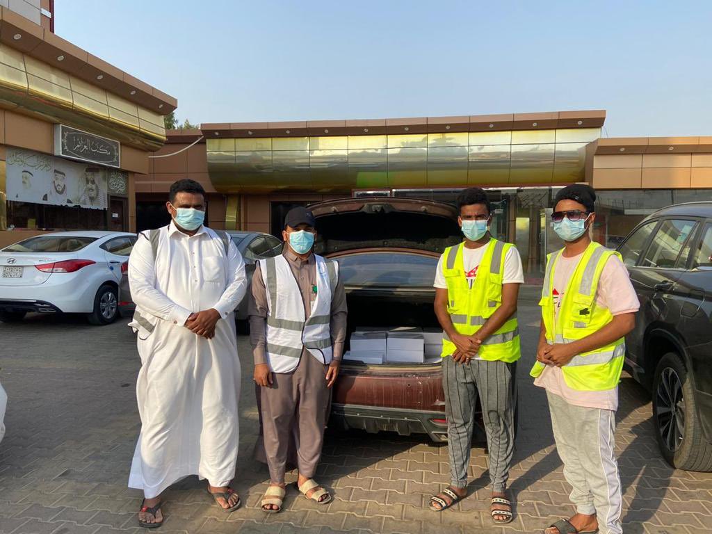 لليوم الخامس والعشرون على التوالي يستمر مشروع إفطار صائم مع #فريق_شكر_التطوعي وبمشاركة فريق #صناع_الأمل_التطوعي بتوزيع عدد١١٧ وجبة تحت إشراف ومتابعة من الجمعية الخيرية بأبوعريش <a href="/bir_aboarish/">الجمعية الخيرية بأبي عريش</a>