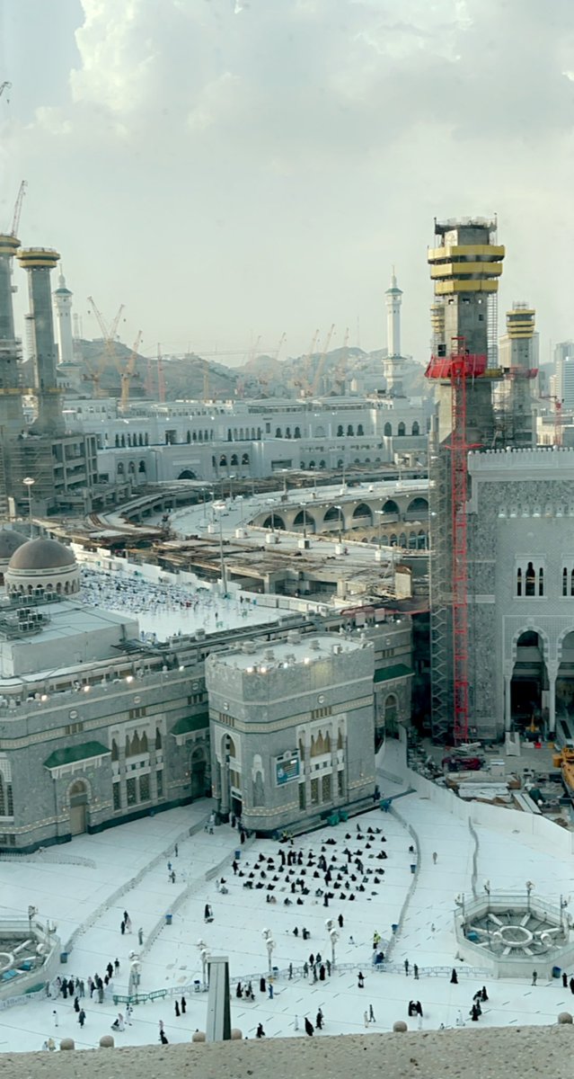 للهم إنها أيامٌ فضيلة فأكرمنا بإجابتك لدعائنا وتقبلك لأعمالنا، ورضاك عنا، والبركة في أيامنا، والنور المصاحب لنا، وكل مابقلوبنا وأنت أعلم به منا يارب العالمين🤍🤍🤍