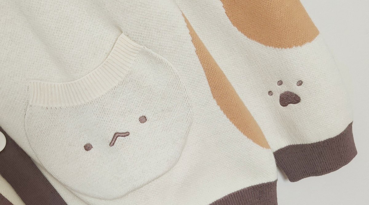 Calico cat cardigan sample came out great! 🥺 It'll be up for pre-order in the upcoming shop update ✨