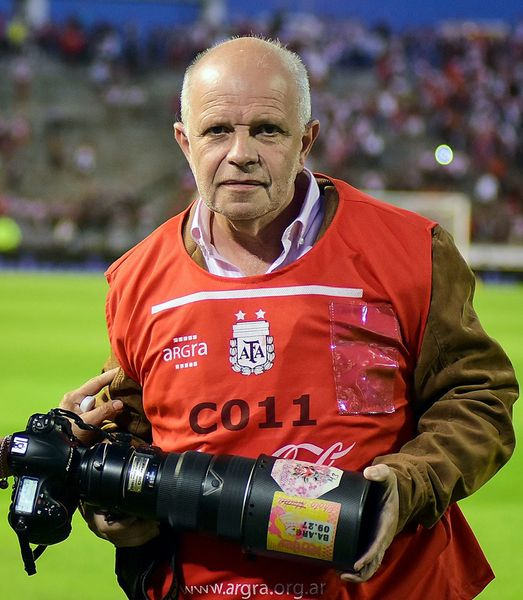 CGIPopular's tweet photo. Lamentamos comunicar el fallecimiento de nuestro querido compañero Walter Papasodaro. Pieza imprescindible del sector de fotografía, su trabajo siempre fue un diferencial en cada nota. A sus familiares y amigos, nuestro más sincero abrazo. 
Te vamos a extrañar, Walter querido. https://t.co/x4si4V8FHE