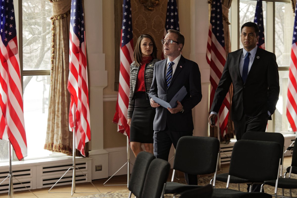 SuperdramaTV's tweet image. #キーファー・サザーランド が大統領役に挑む！衝撃の展開に注目！！ポリティカルサスペンスドラマのシーズン1を全話一挙放送！
#サバイバー : 宿命の大統領 S1 このあと12時から第15話～21話を放送！ bit.ly/2JHwFH1 #SURVIVOR #海外ドラマ #二カ国語版