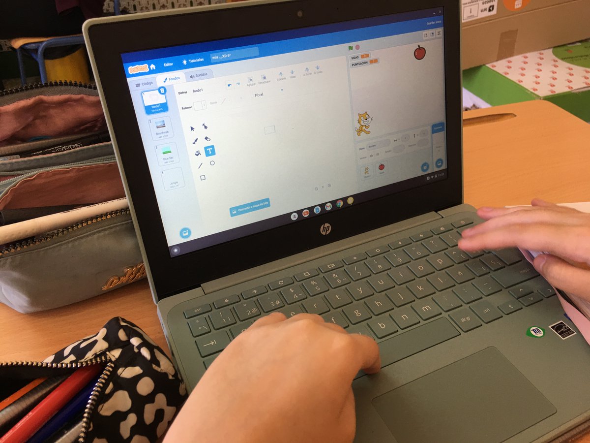 CEIP_JMVilla's tweet photo. Terminamos la semana creando y programando juegos con Scracht... subiendo de nivel!!! #Impulsa2 @cienciadivergal @EducaAndInnova @educacionenmlg https://t.co/rZ4GdPpMOI