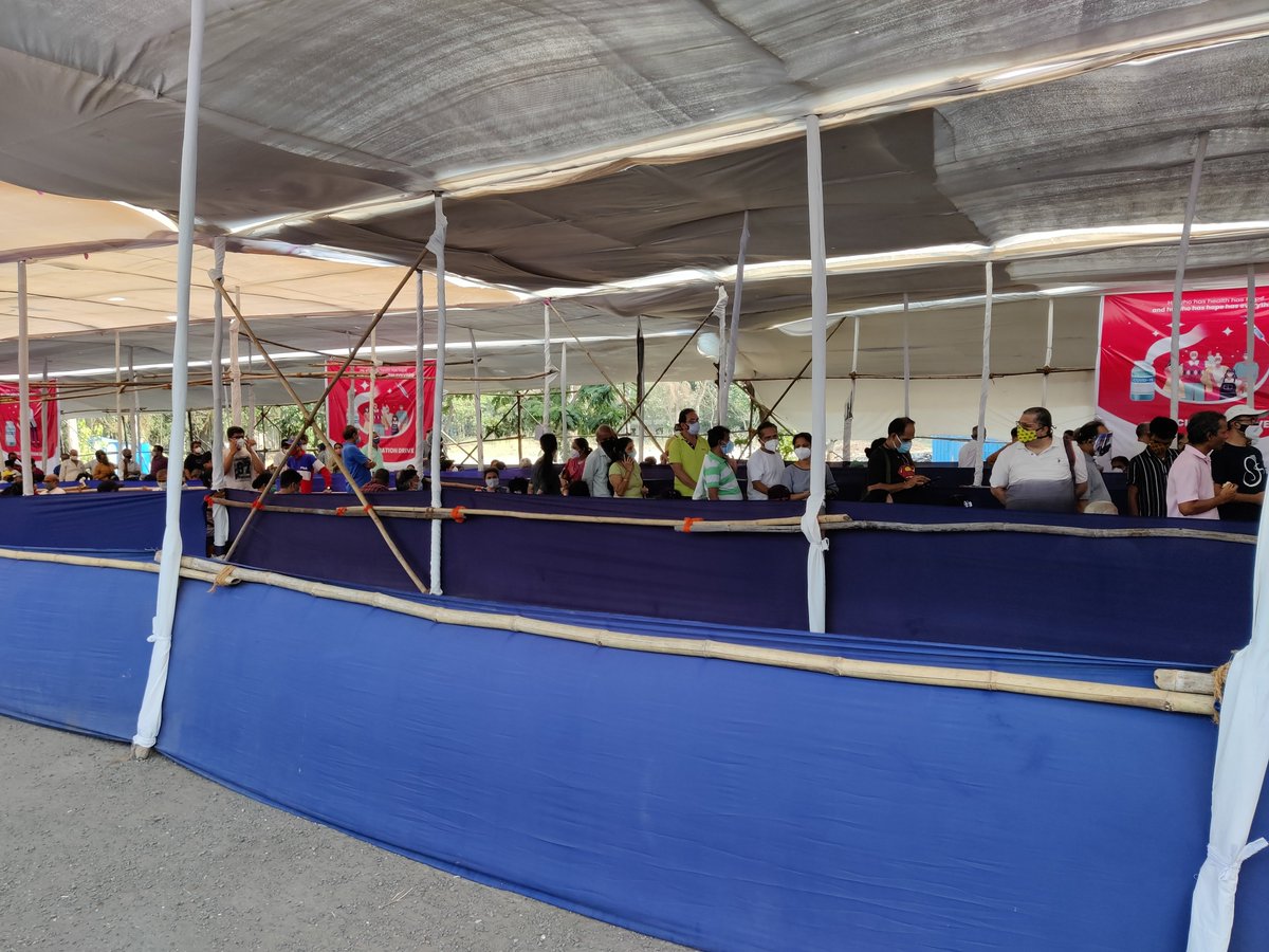 anij4friends's tweet photo. @mybmc Are you even honouring the booked appointments? 
I had booked appointment at NESCO there was rush queue of more than 200 persons just for 3-5pm slot. 
I think at the vaccine center appointments are not checked. Anyone is allowed to enter the queue and causing rush. https://t.co/6aokCRBeHx