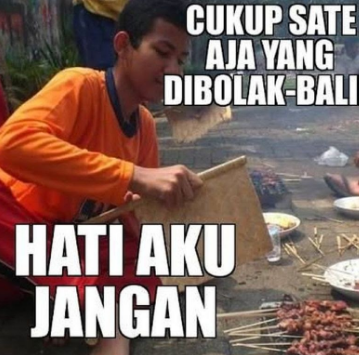 SKWADFood's tweet photo. Satenya 100 tusuk bang, gak pake sianida yaa...hihihihi 
Sate jadi salah satu makanan khas Indonesia yang memiliki beragam macamnya. Makanan yang terbuat dari daging yang ditusuk dengan tusukan bambu hingga tusukan besi! Ini dia Ragam Sate khas Nusantara; source: google https://t.co/j7q6ksbtao