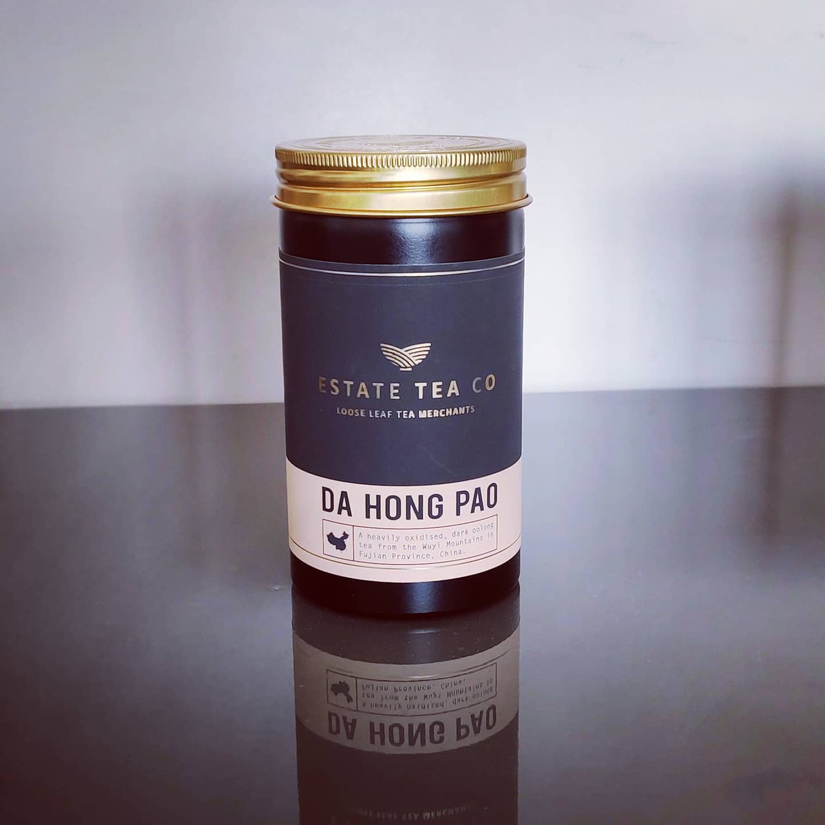 tessingtons's tweet image. It's Friday! Today's tea is this beautiful dark Oolong from Estate Tea Co, called Da Hong Pao. Its a smoky and fruity affair from our friends in the North East. #tea #EstateTeaCo #OolongTea #looseleaftea tessingtons.com/tea/da-hong-pa…