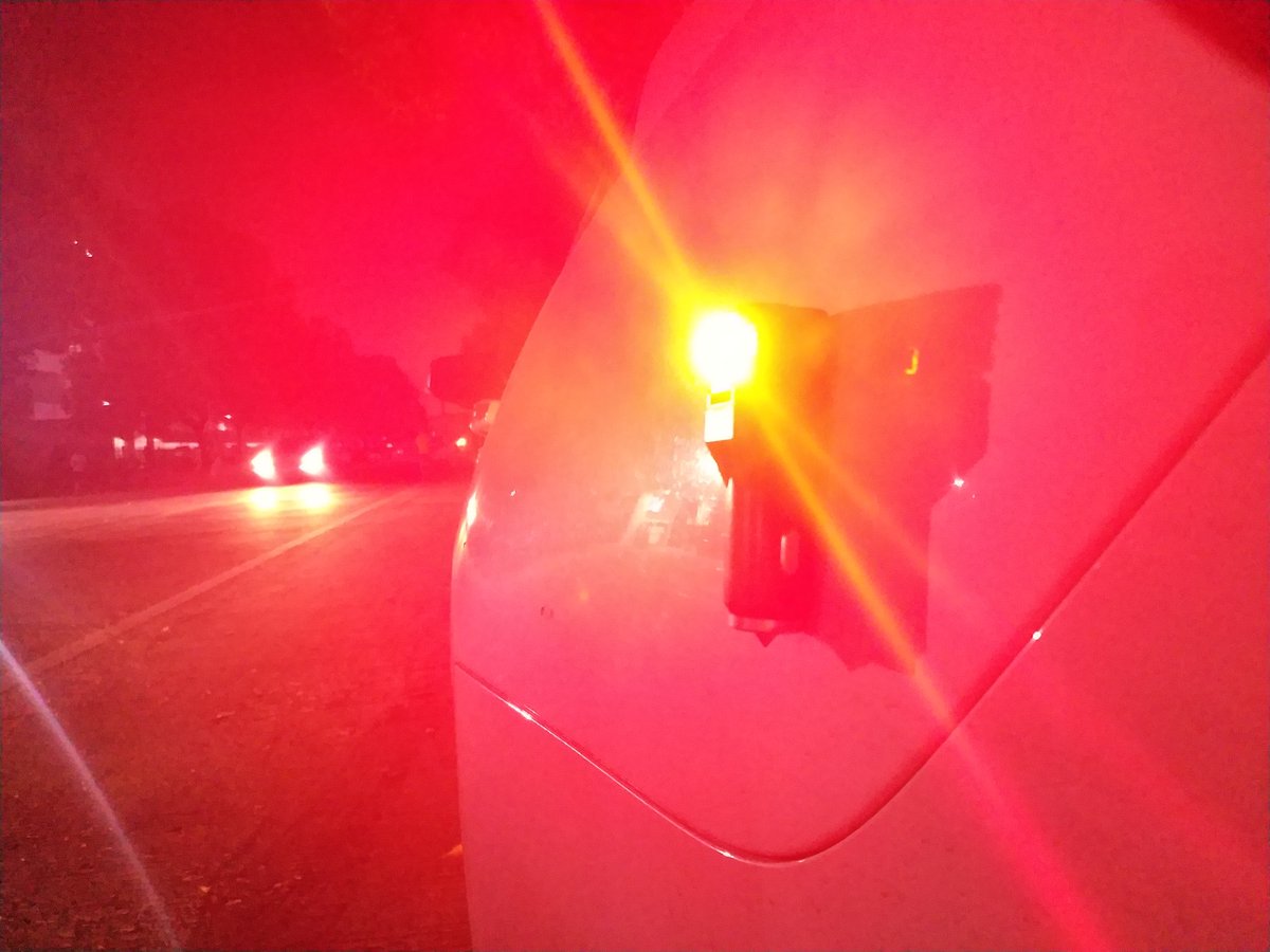 Daisy77051's tweet photo. Multifunctional vehicle gadget #vcl10 
✅ QC3.0 charger
✅ Glass breaker
✅ Emergency light
✅ Warning light
.
#nitecorecharge #charger #flashlight #emergency https://t.co/C59RCl1xIk