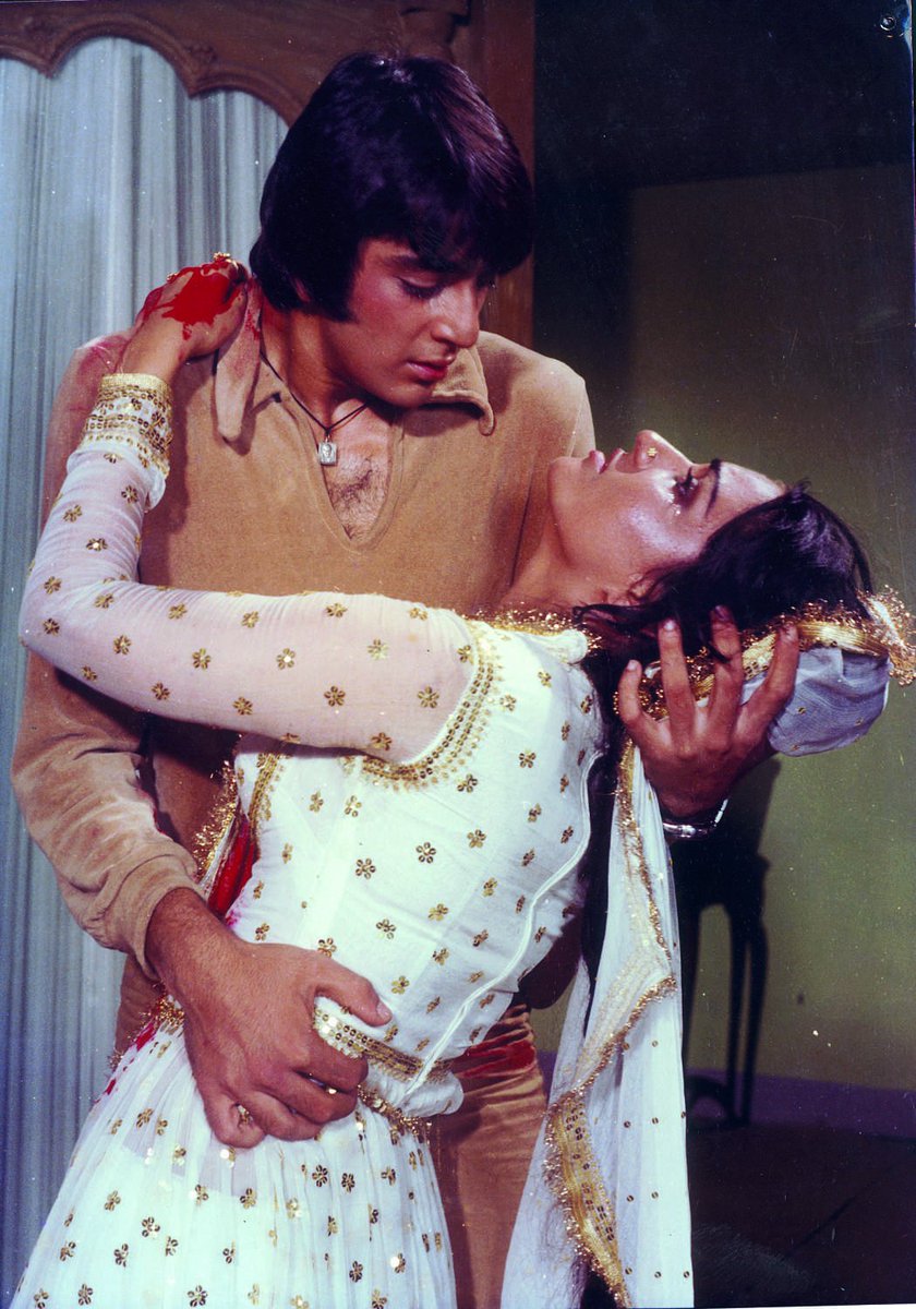 BollyMemories's tweet photo. #40YearsOfRocky 8May1981
#SanjayDutt Debut Movie
#TinaMunim #ReenaRoy #ShaktiKapoor #AmjadKhan #Rakhee #ShammiKapoor #AnwarHussain #ArunaIrani #Ranjeet
#AnandBakshi
#RDBurman
#SunilDutt
Kya Yahi Pyar Hai
Aa Dekhen Jara
Geet Sunoge Huzoor
@AmbaniTina https://t.co/5JQ1N8h9MU
