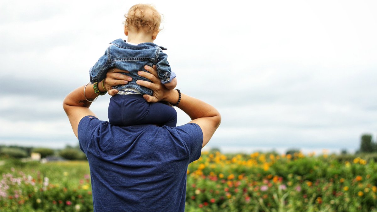 Calling all dads! Today's theme for #MaternalMentalHealthAwarenessWeek is paternal mental health. If you've experienced mental health problems during or after your partner's pregnancy, share your story here: bit.ly/2HlE81p

#JourneysToRecovery
#MaternalMHMatters